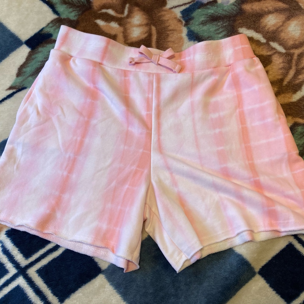 Tie dye pink and white shorts with pockets